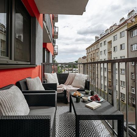 Prague Days - Bright Apartment - Balcony - Private Parking 외부 사진