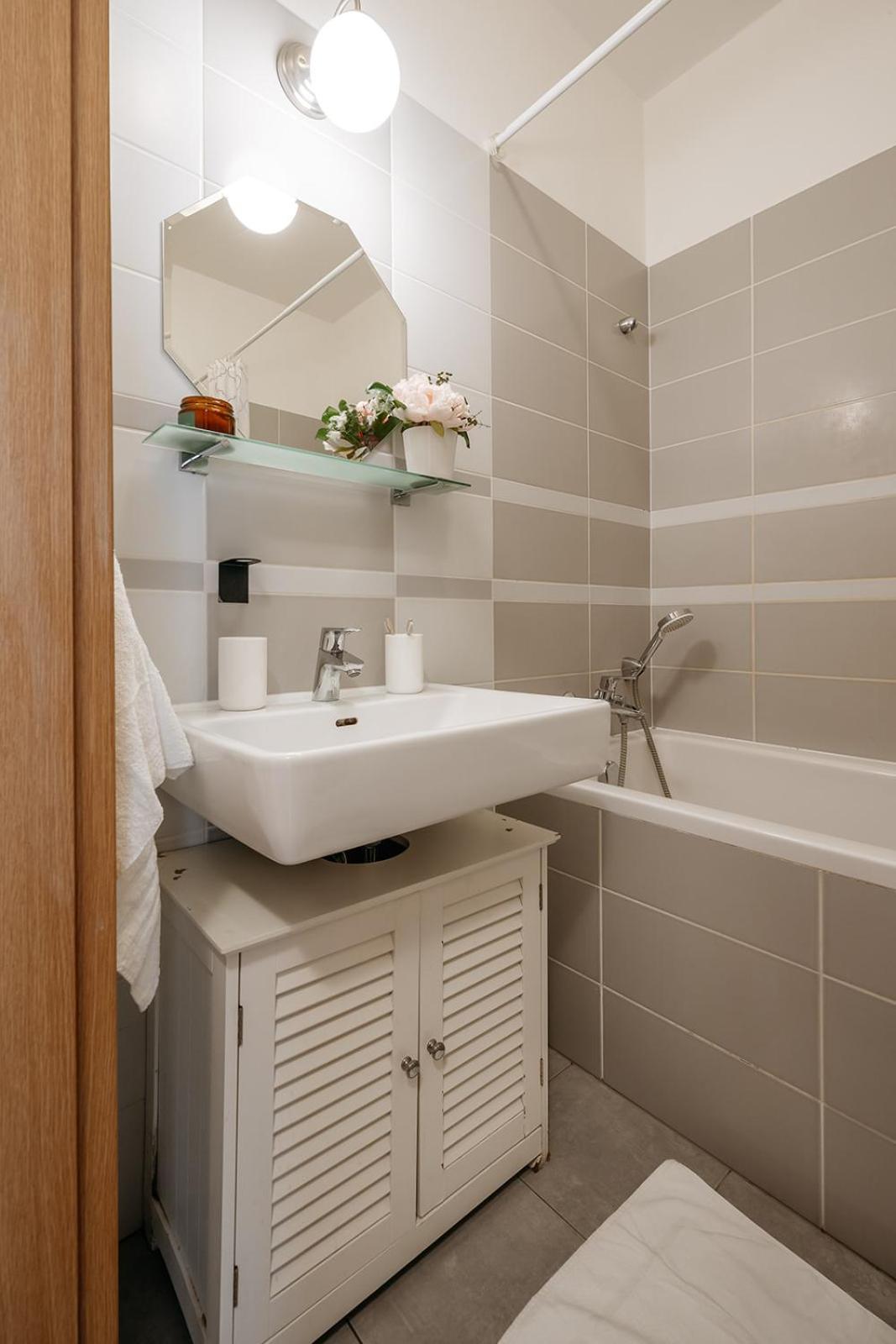 Prague Days - Bright Apartment - Balcony - Private Parking 외부 사진