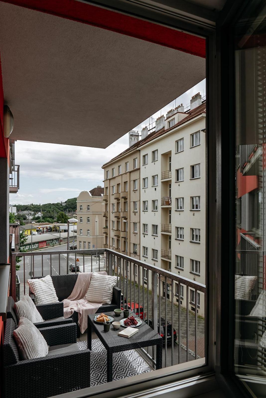 Prague Days - Bright Apartment - Balcony - Private Parking 외부 사진